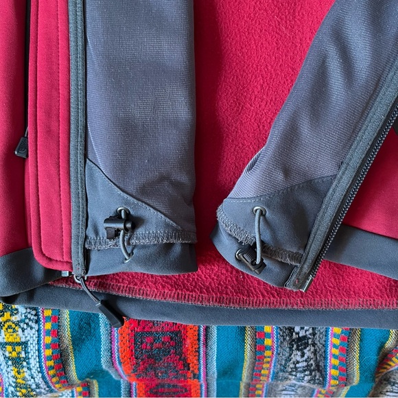 The North Face Polyester Jacket S/P - Picture 4 of 9